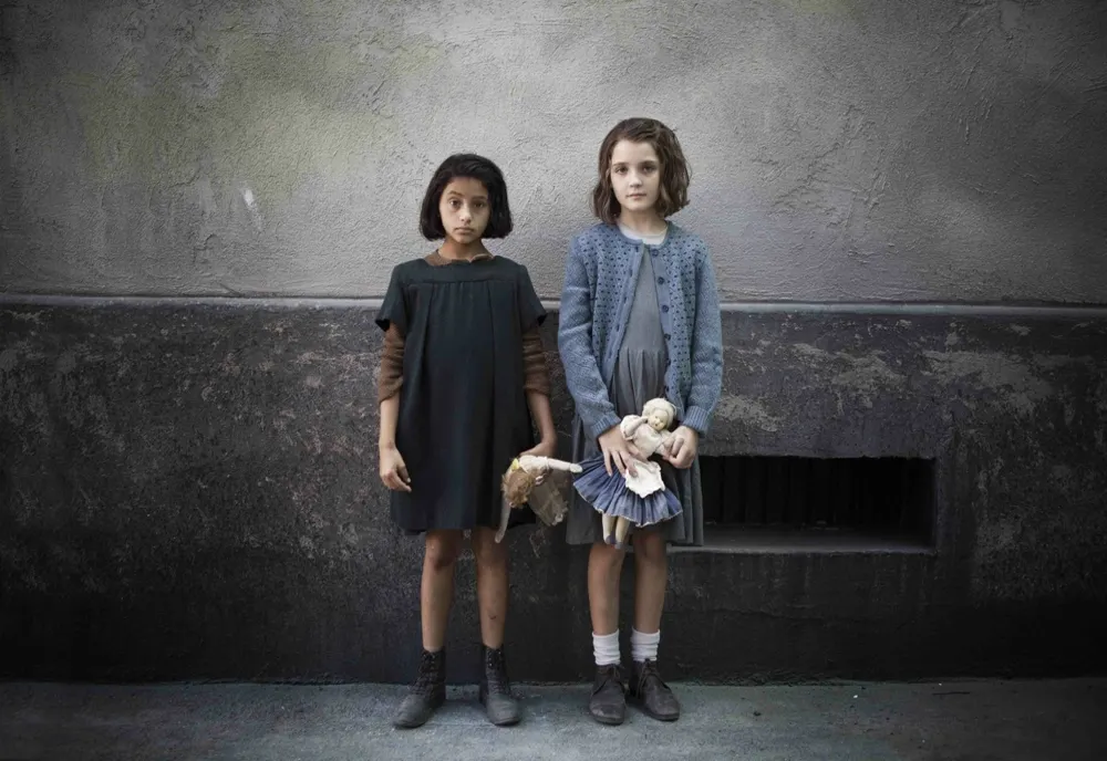 „PRIETENA MEA GENIALĂ”, DE ELENA FERRANTE, CEA MAI BUNĂ CARTE A SECOLULUI XXI, CONFORM NEW YORK TIMES