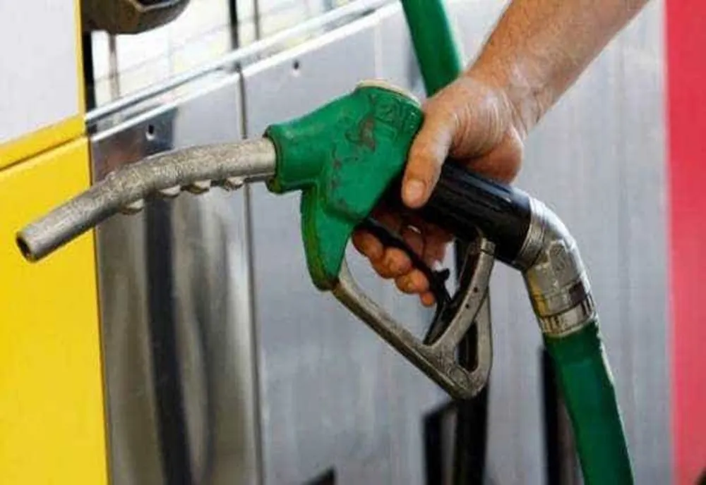 Lovitură nouă pentru șoferi: motorina a ajuns la 9,65 lei în București, iar scumpirile continuă