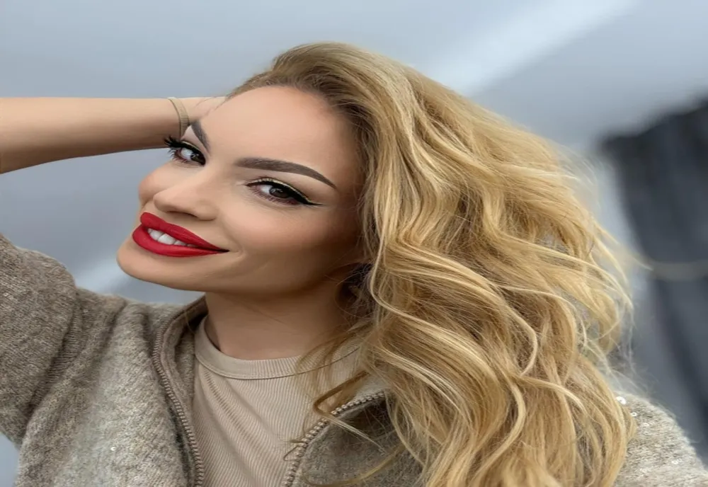 Cum arată bradul de Crăciun împodobit de Valentina Pelinel și Cristi Borcea încă de pe acum