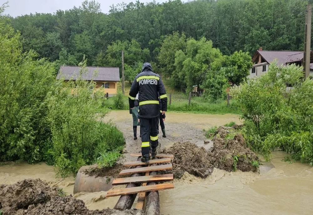 Cod galben de inundații pe râuri din mai multe județe. Hidrologii avertizează asupra viiturilor rapide
