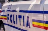 Adolescentă de 17 ani, arestată după ce ar fi atacat cu o bâtă un polițist aflat în misiune
