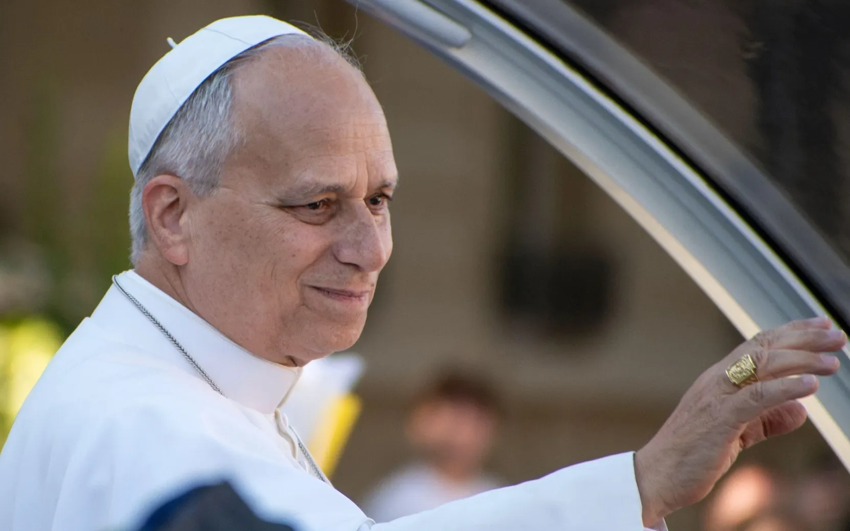 Papa Leon, operat urgent la plămâni. Ce au descoperit medicii