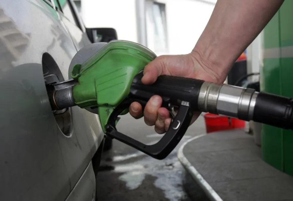Război în Orient, dezastru la pompe. Când se va opri creșterea la carburanți?