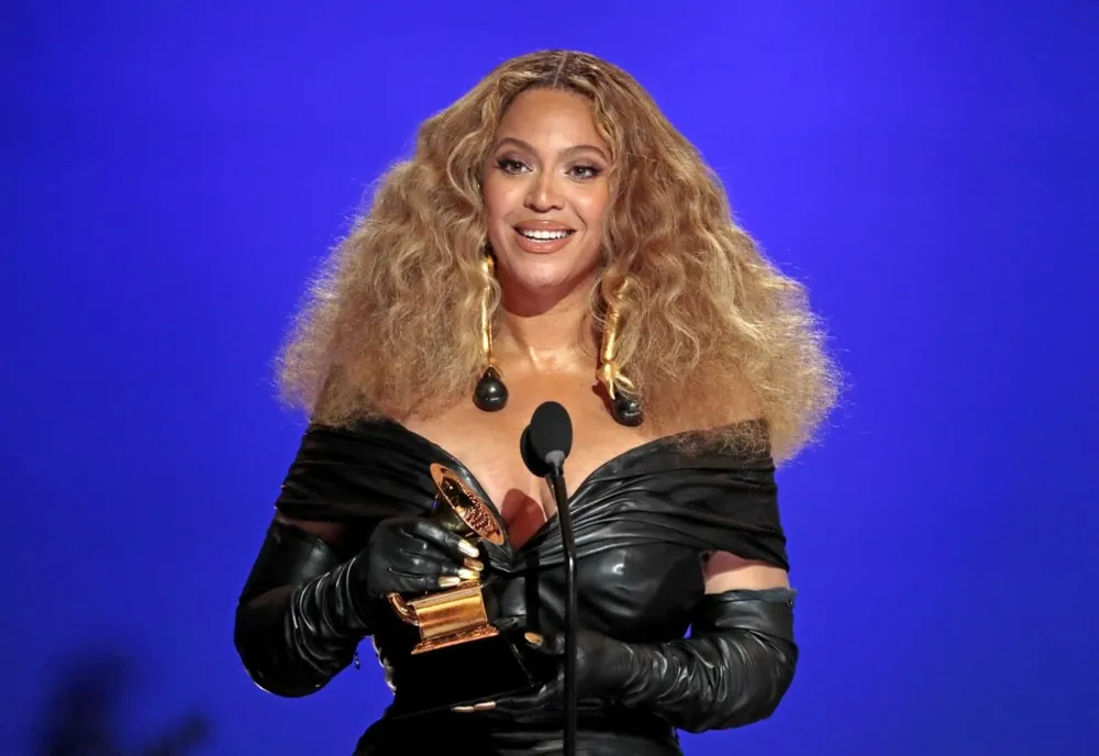 DONALD TRUMP A PUS TUNURILE PE BEYONCE