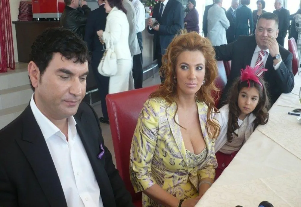 Mihaela Borcea se recăsătorește la 13 ani de la divorțul de Cristi Borcea. Cine e bărbatul care o duce la altar