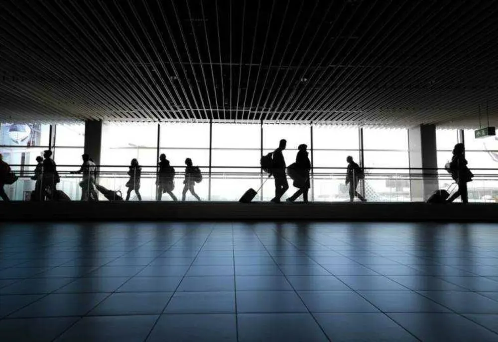 Decizie UE: Companiile aeriene, obligate să ofere bagaj de mână gratuit și despăgubiri mai rapide