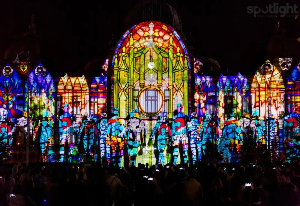 Începe Spotlight, festivalul care oferă un spectacol unic de lumină şi tehnologie pe Calea Victoriei din București
