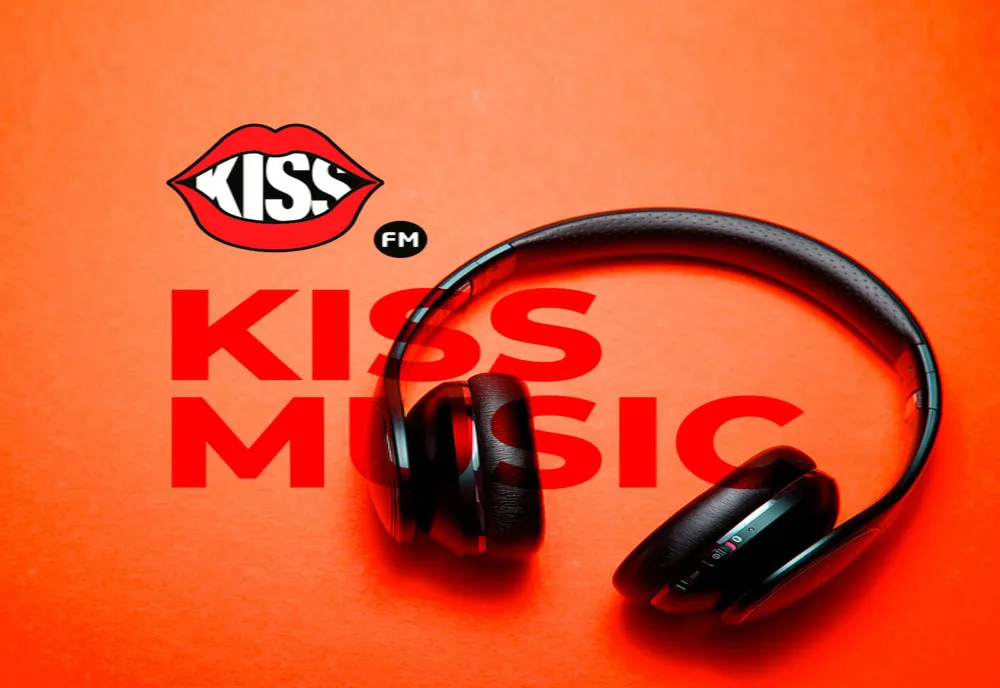 Un nou scandal la Kiss FM. După ce l-au interzis pe Connect-R, au insultat şi Diaspora