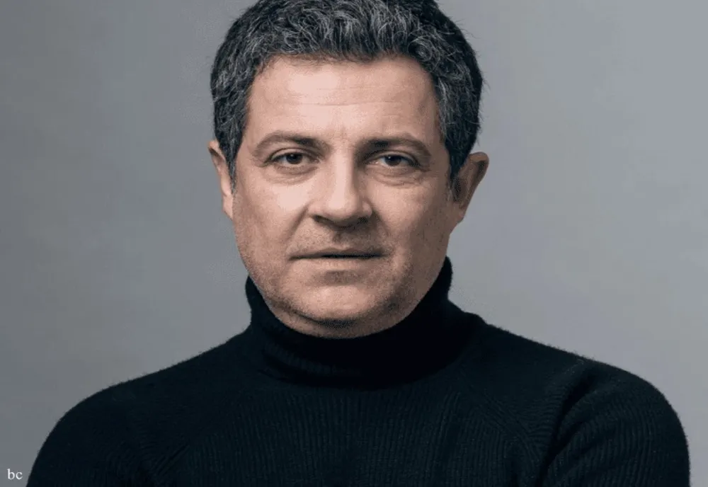 CUM ARATĂ ȘI CU CE SE OCUPĂ SOȚIA LUI MIHAI CĂLIN