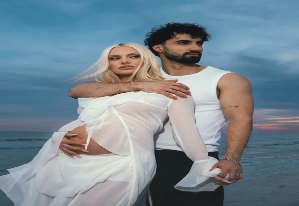 Imagini de la baby shower-ul pregătit în secret pentru Alexandra Stan