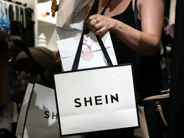 Shein intră pe bursă, deși evaluarea i s-a prăbușit cu 70% în patru ani