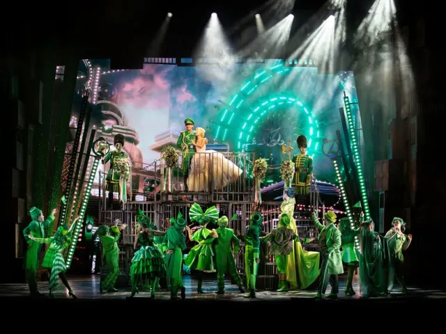 Musicalul „Wicked” ajunge pentru prima dată în România