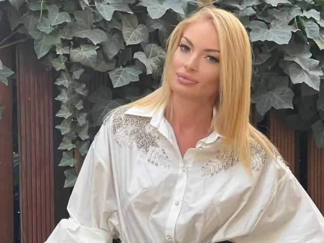 Intervenţiile estetice la care Valentina Pelinel apelează de două ori pe an