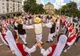 Paradă a costumelor populare, româneşti şi internaţionale cu 400 de artişti, sâmbătă, pe străzile Capitalei