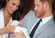 Harry și Meghan au făcut publice fotografii rare cu copiii lor pe felicitarea de Crăciun